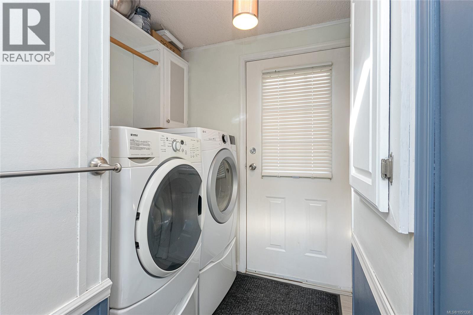 30 7583 Central Saanich Rd