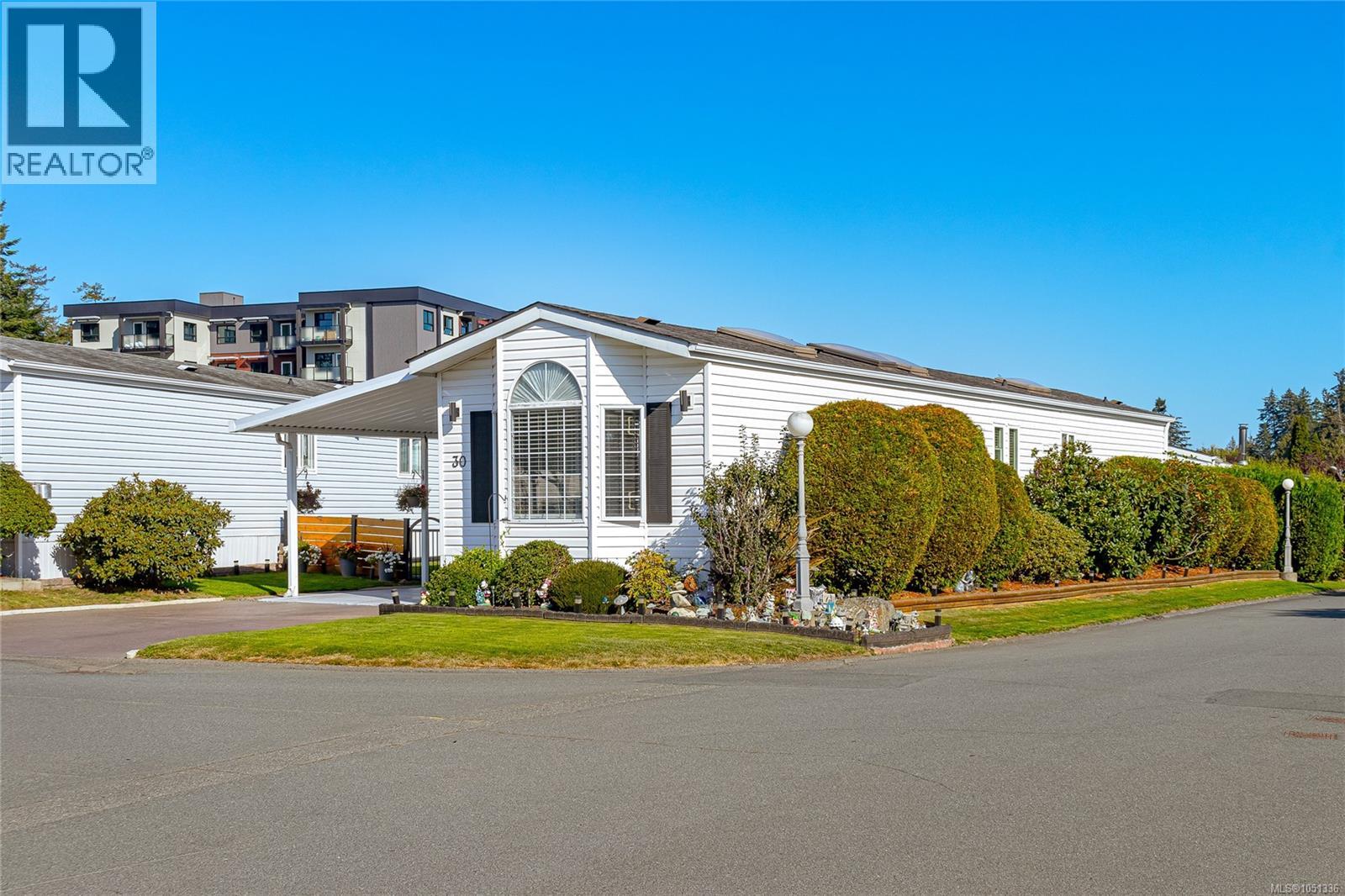 30 7583 Central Saanich Rd