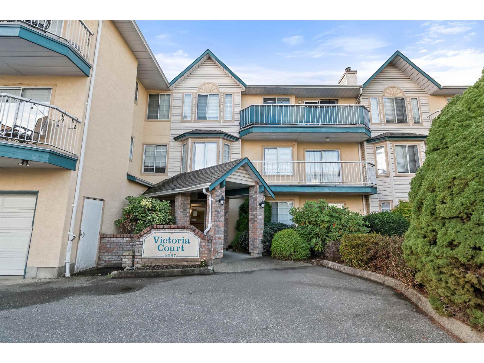 209 2567 Victoria Street, Abbotsford, British Columbia  V2T 2T4 - Photo 2 - R3175672