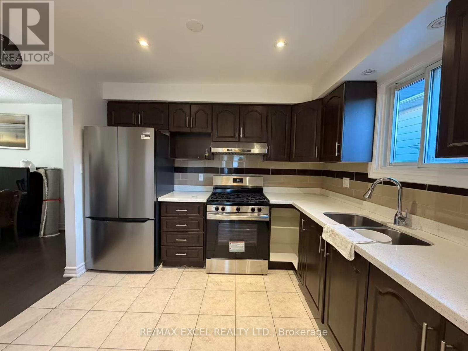Main Level - 4 Lawnmere Crescent, Toronto, Ontario  M1S 2T2 - Photo 5 - E14100558