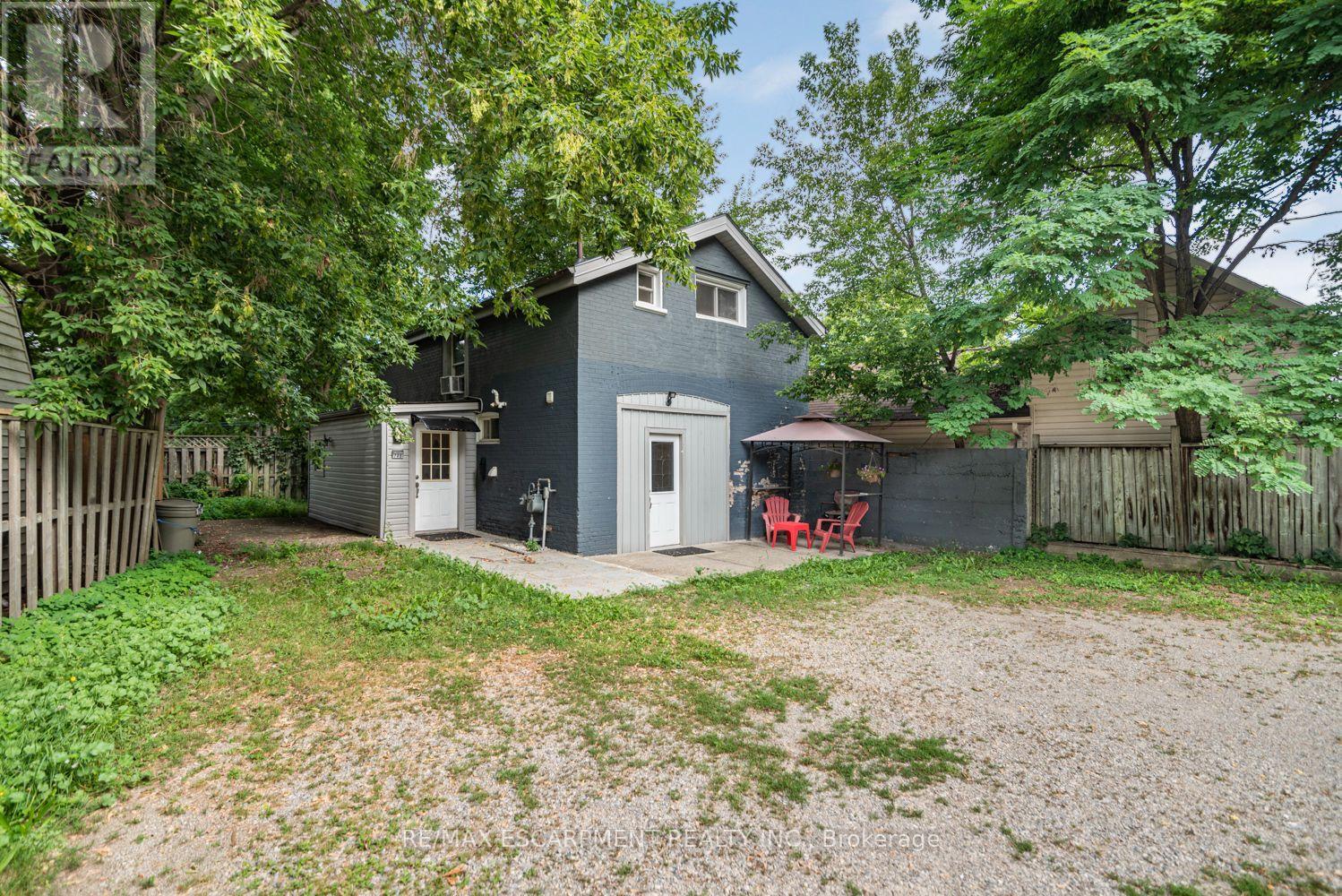B - 70 PALACE STREET, Brantford, Ontario