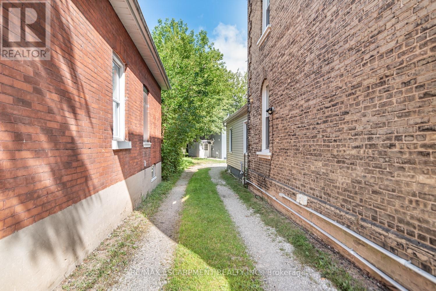 B - 70 Palace Street, Brantford, Ontario  N3T 3X1 - Photo 36 - X14100560