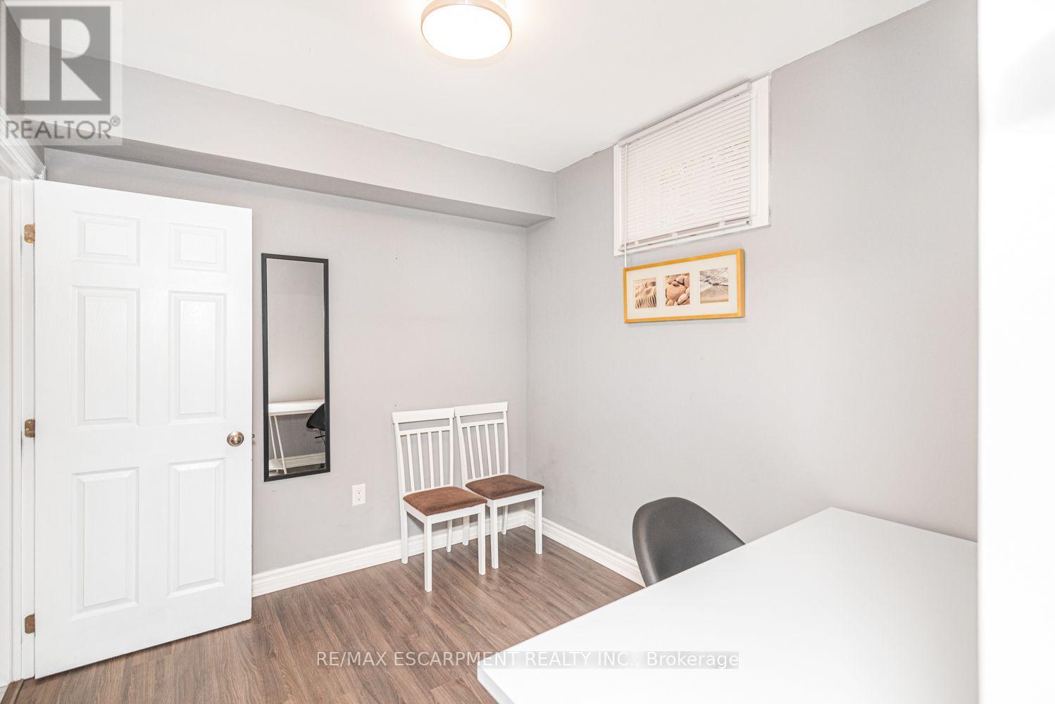 B - 70 Palace Street, Brantford, Ontario  N3T 3X1 - Photo 4 - X14100560