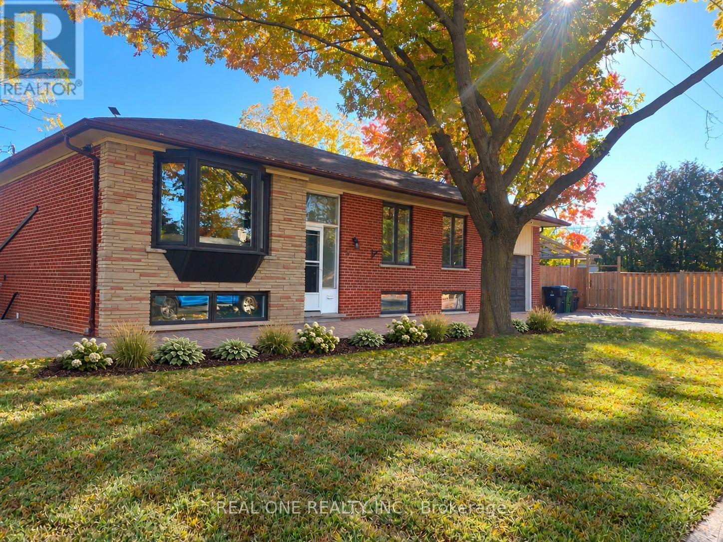 149 Bishop Avenue, Toronto, Ontario  M2M 1Z7 - Photo 3 - C14100584
