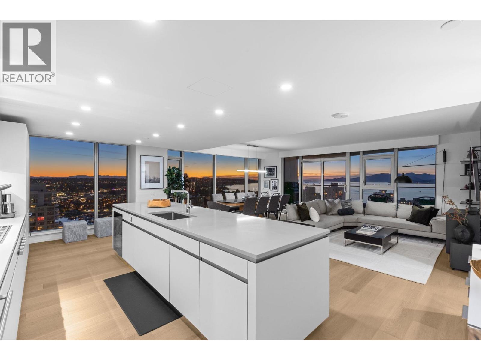 2903 889 PACIFIC STREET, Vancouver, British Columbia