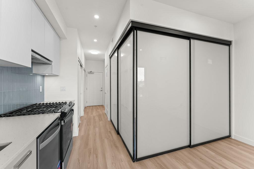 220 13760 75a Avenue, Surrey, British Columbia  V3W 3W5 - Photo 11 - R3177304