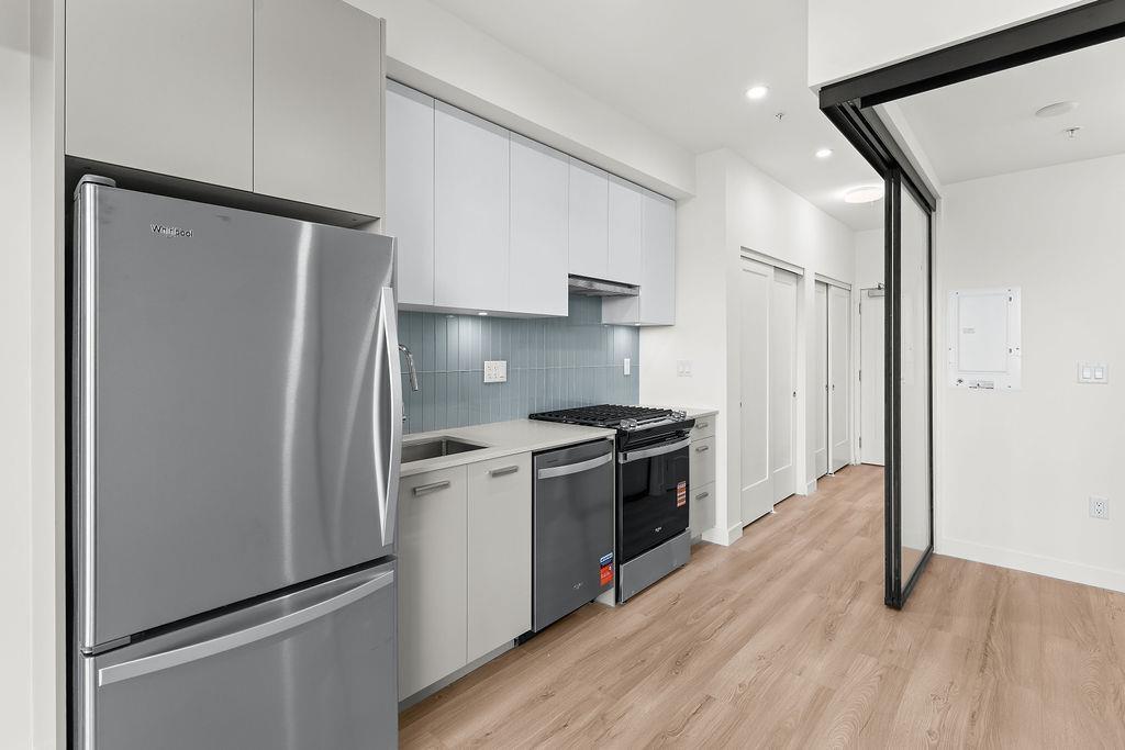 220 13760 75a Avenue, Surrey, British Columbia  V3W 3W5 - Photo 5 - R3177304