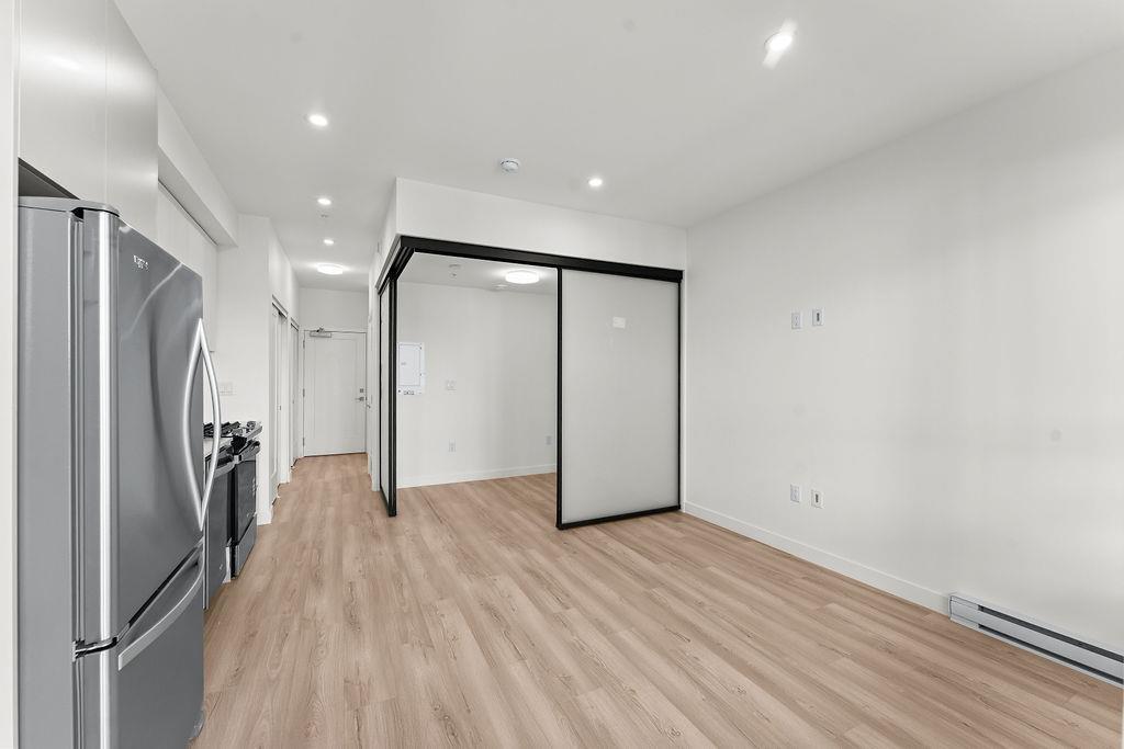 220 13760 75a Avenue, Surrey, British Columbia  V3W 3W5 - Photo 8 - R3177304