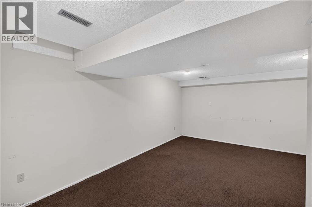 1556 Lancaster Drive Unit# 74, Oakville, Ontario  L6H 2Z4 - Photo 33 - 40871049