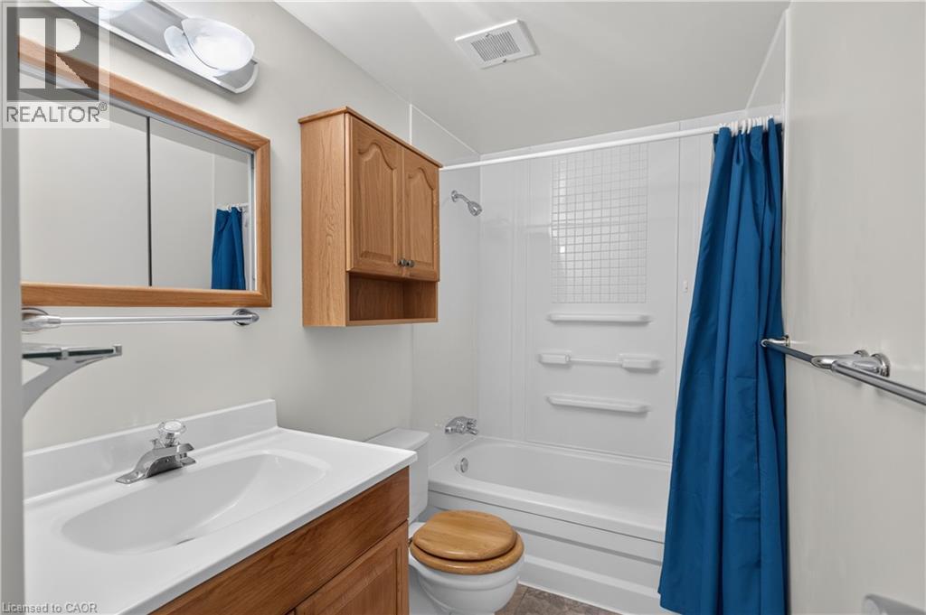 1556 Lancaster Drive Unit# 74, Oakville, Ontario  L6H 2Z4 - Photo 27 - 40871049