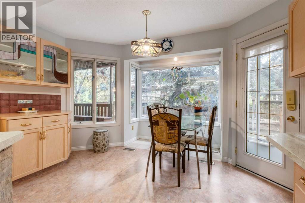 660 Coach Grove Road Sw, Calgary, Alberta  T3H 1C6 - Photo 16 - A2353768