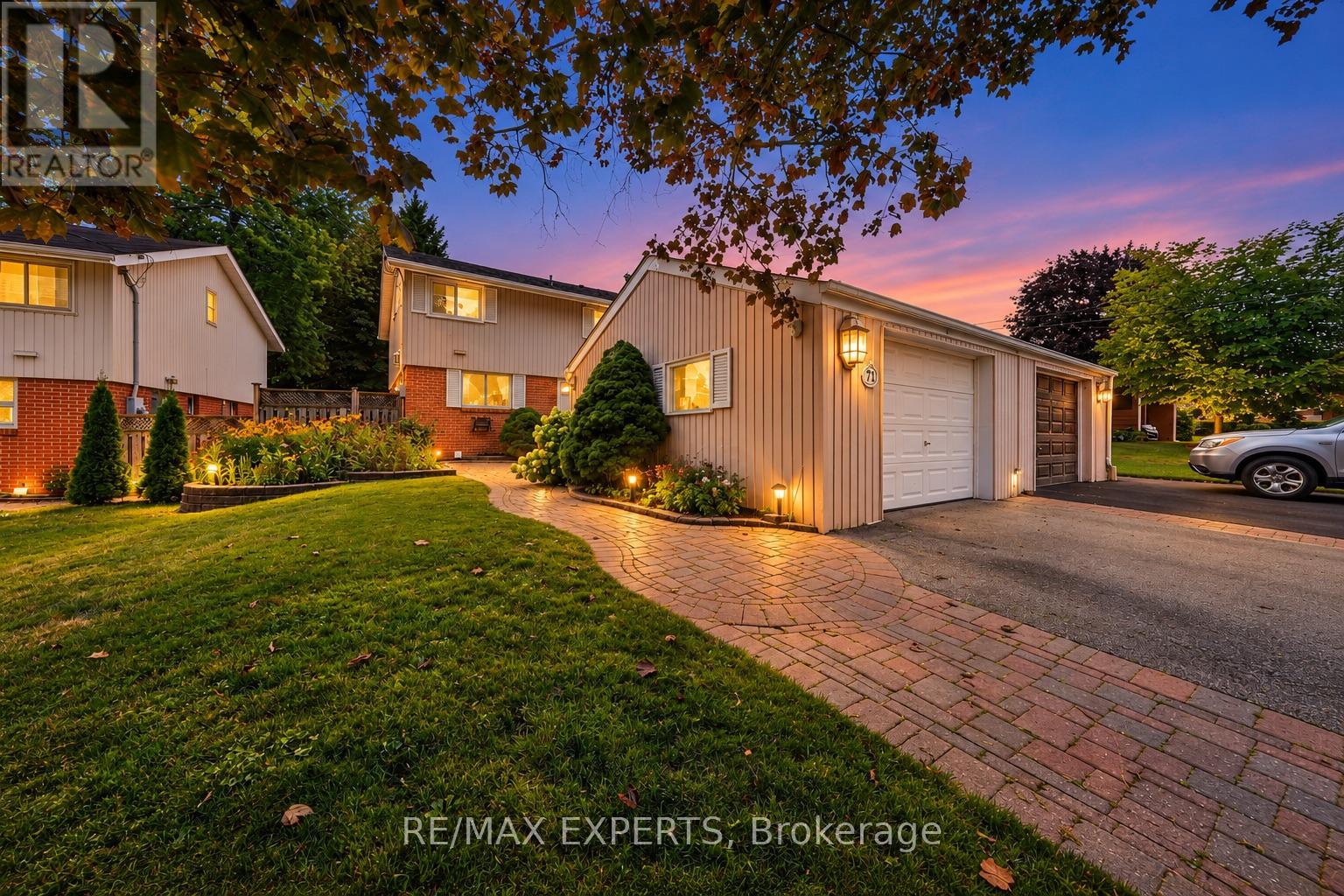 71 DOGWOOD CRESCENT, Toronto, Ontario