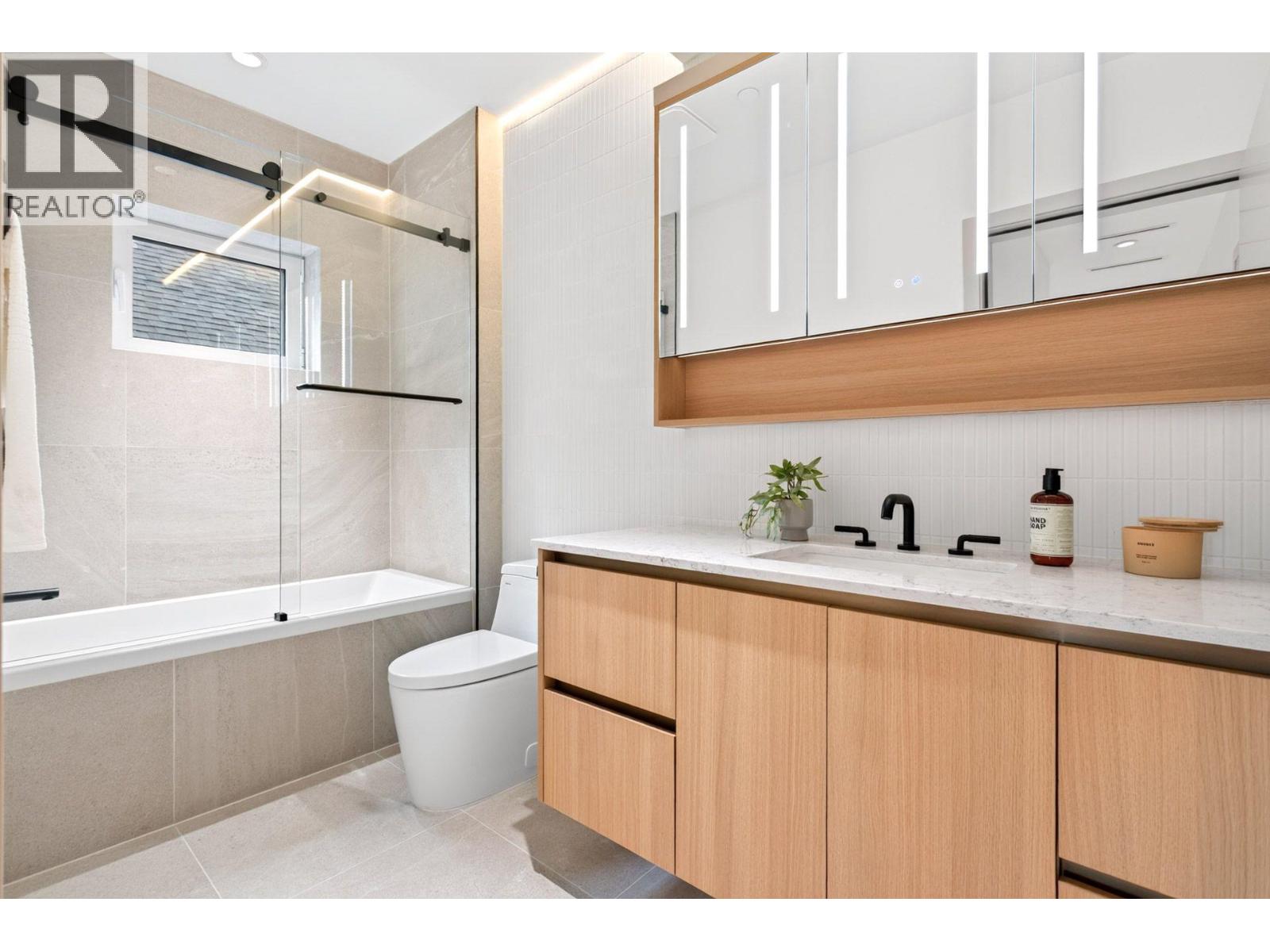1 3315 W 10th Avenue, Vancouver, British Columbia  V6R 2E5 - Photo 16 - R3176743