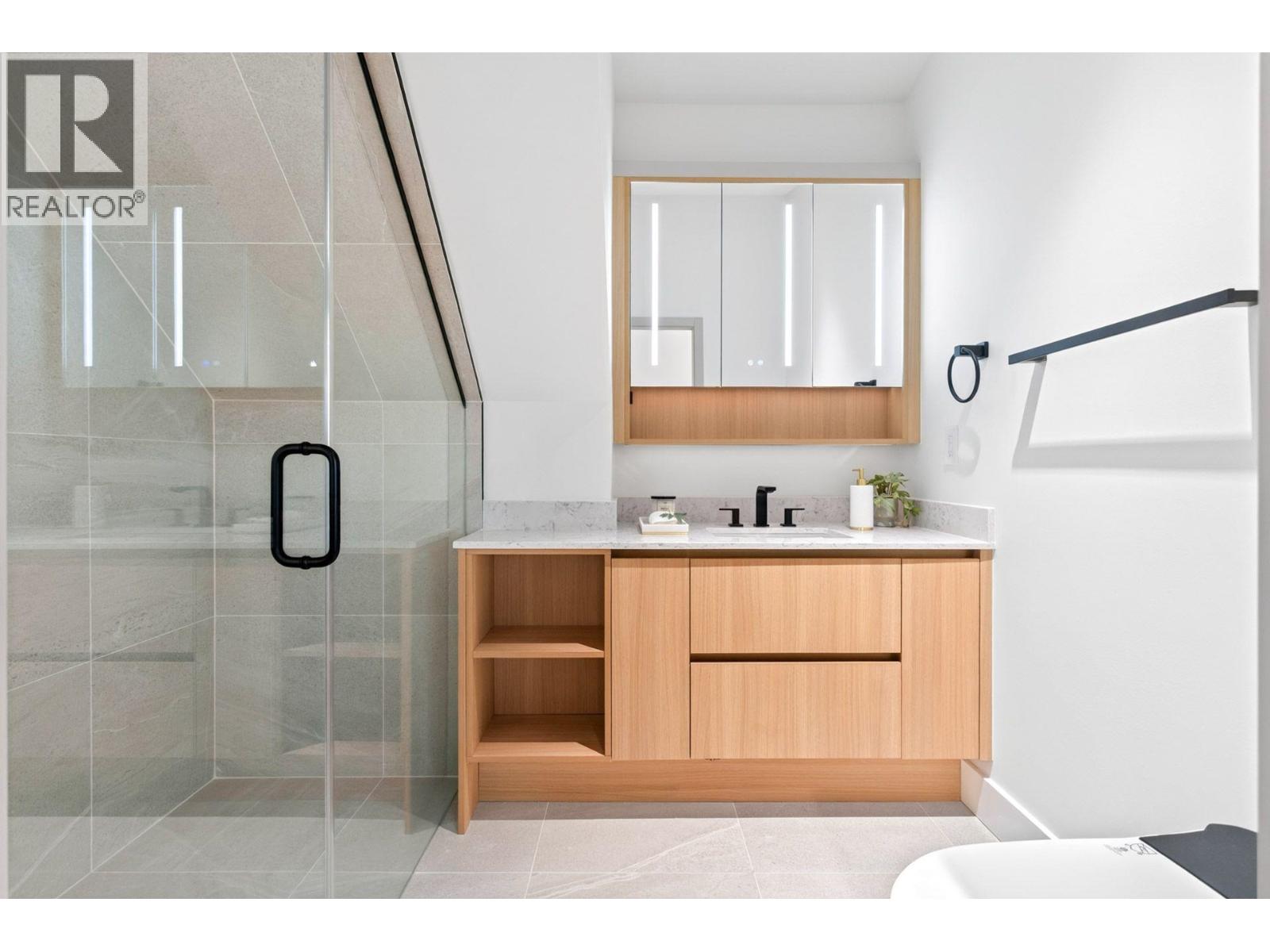 1 3315 W 10th Avenue, Vancouver, British Columbia  V6R 2E5 - Photo 17 - R3176743