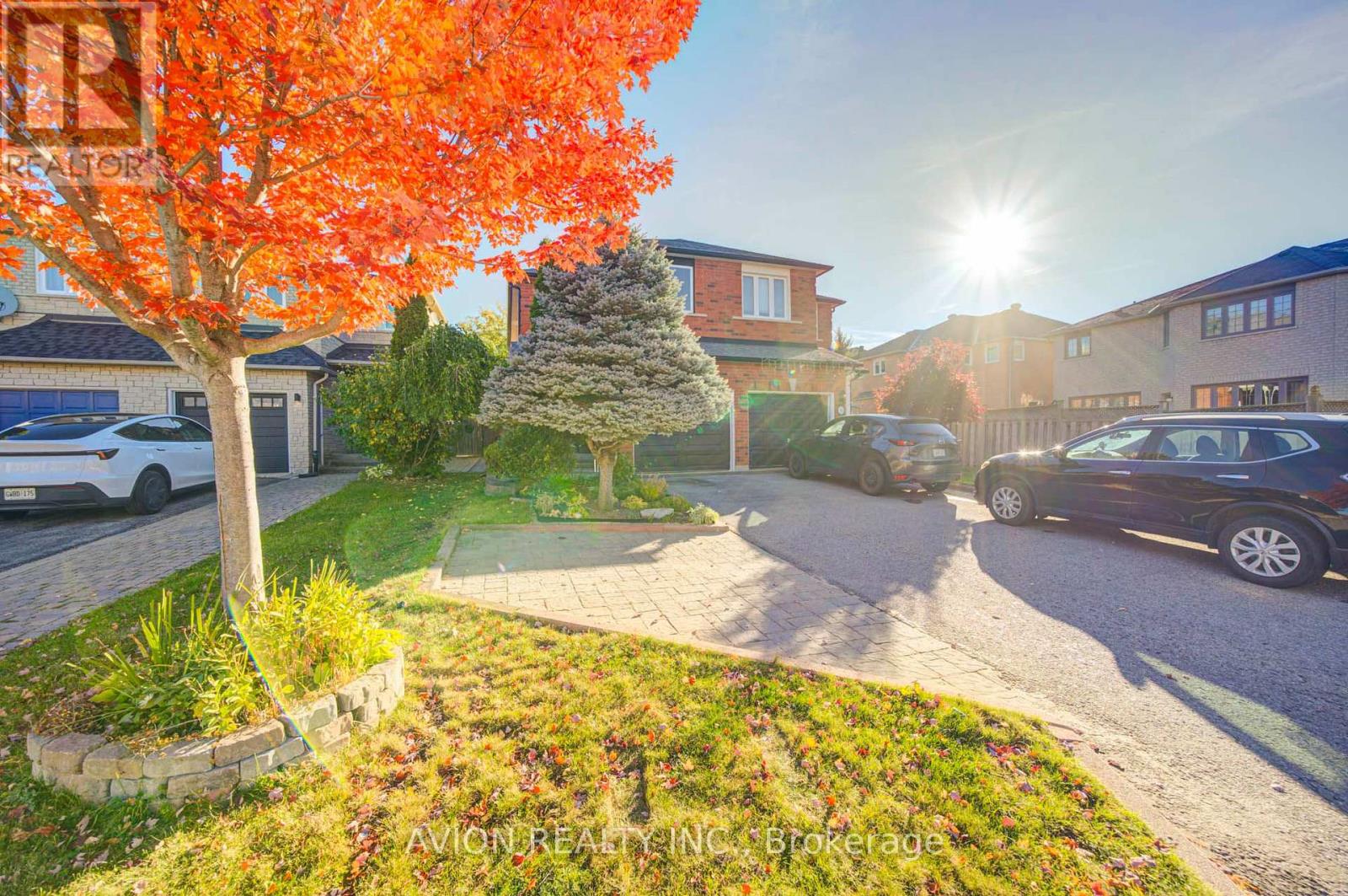 17 Indigo Street, Richmond Hill, Ontario  L4S 1W2 - Photo 2 - N14100594