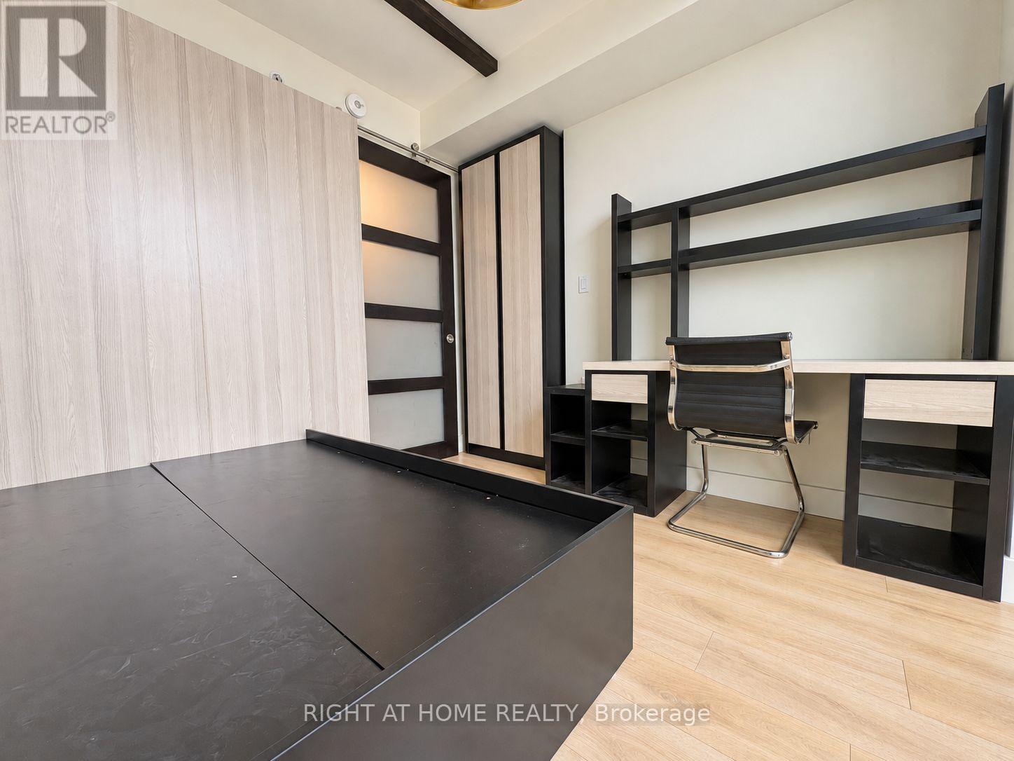 S- 2225 - 145 Columbia Street W, Waterloo, Ontario  N2L 0K7 - Photo 13 - X14100624