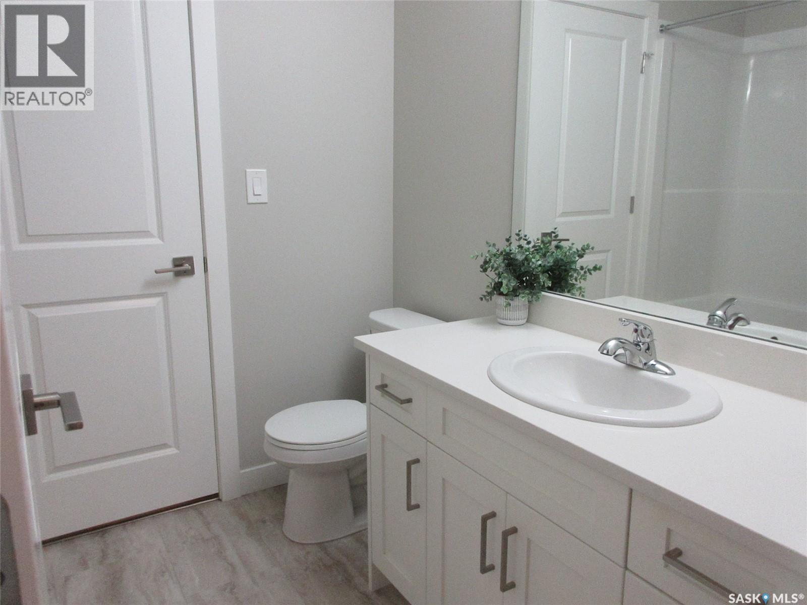 3451 Elgaard Drive, Regina, Saskatchewan  S4X 0N4 - Photo 9 - SK051574