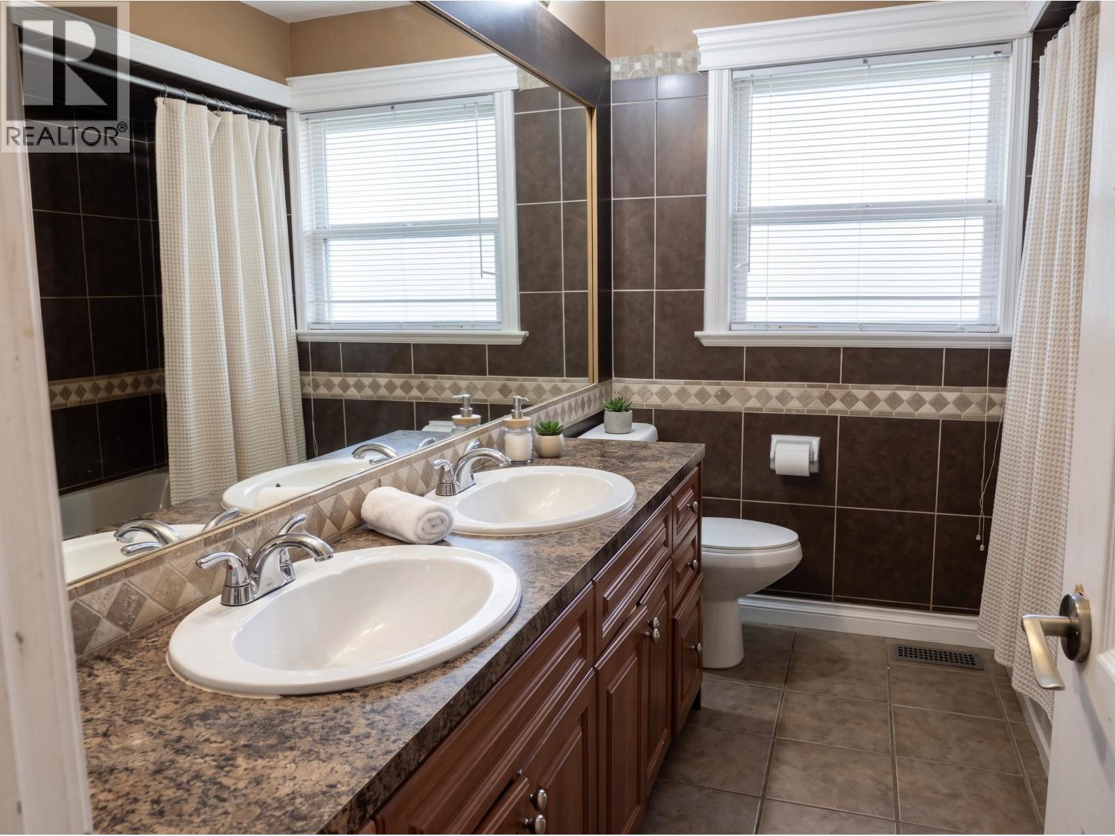 1340 Willow Way, Coquitlam, British Columbia  V3J 5M3 - Photo 11 - R3176893
