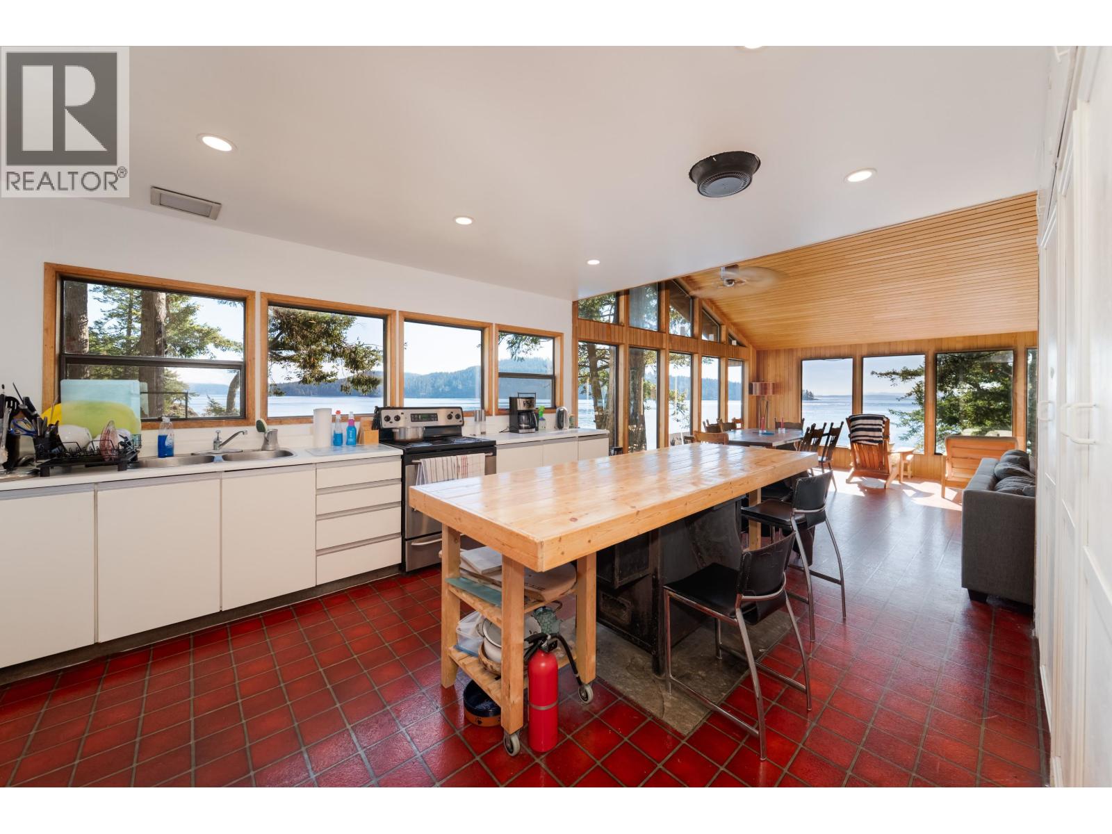 671 Dinner Bay Road, Mayne Island, British Columbia  V0N 2J2 - Photo 16 - R3177290