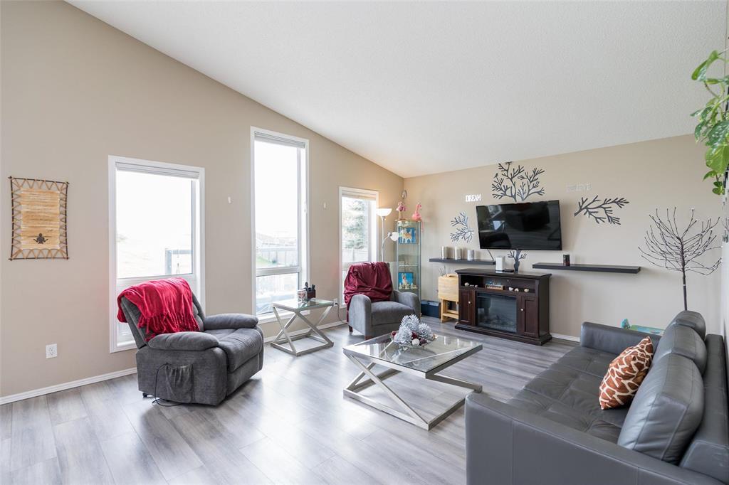99 Nevens Bay, Winnipeg, Manitoba R2C 4P1 - Photo 17 - 202626239