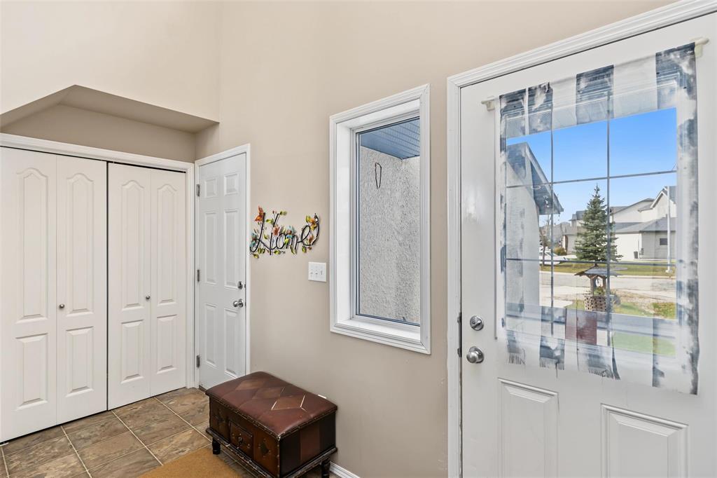 99 Nevens Bay, Winnipeg, Manitoba R2C 4P1 - Photo 6 - 202626239