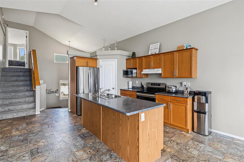 99 Nevens Bay, Winnipeg, Manitoba R2C 4P1 - Photo 7 - 202626239