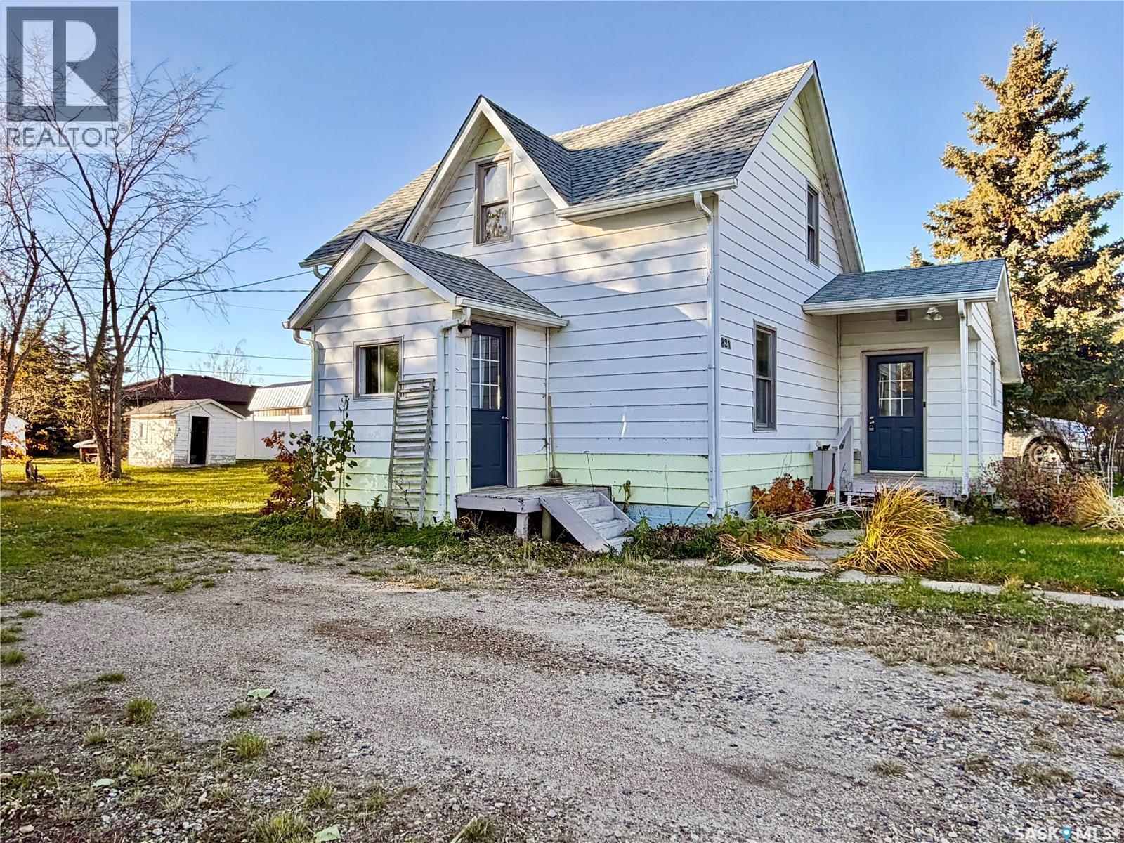821 2nd Avenue E, Zenon Park, Saskatchewan  S0E 1W0 - Photo 1 - SK051565