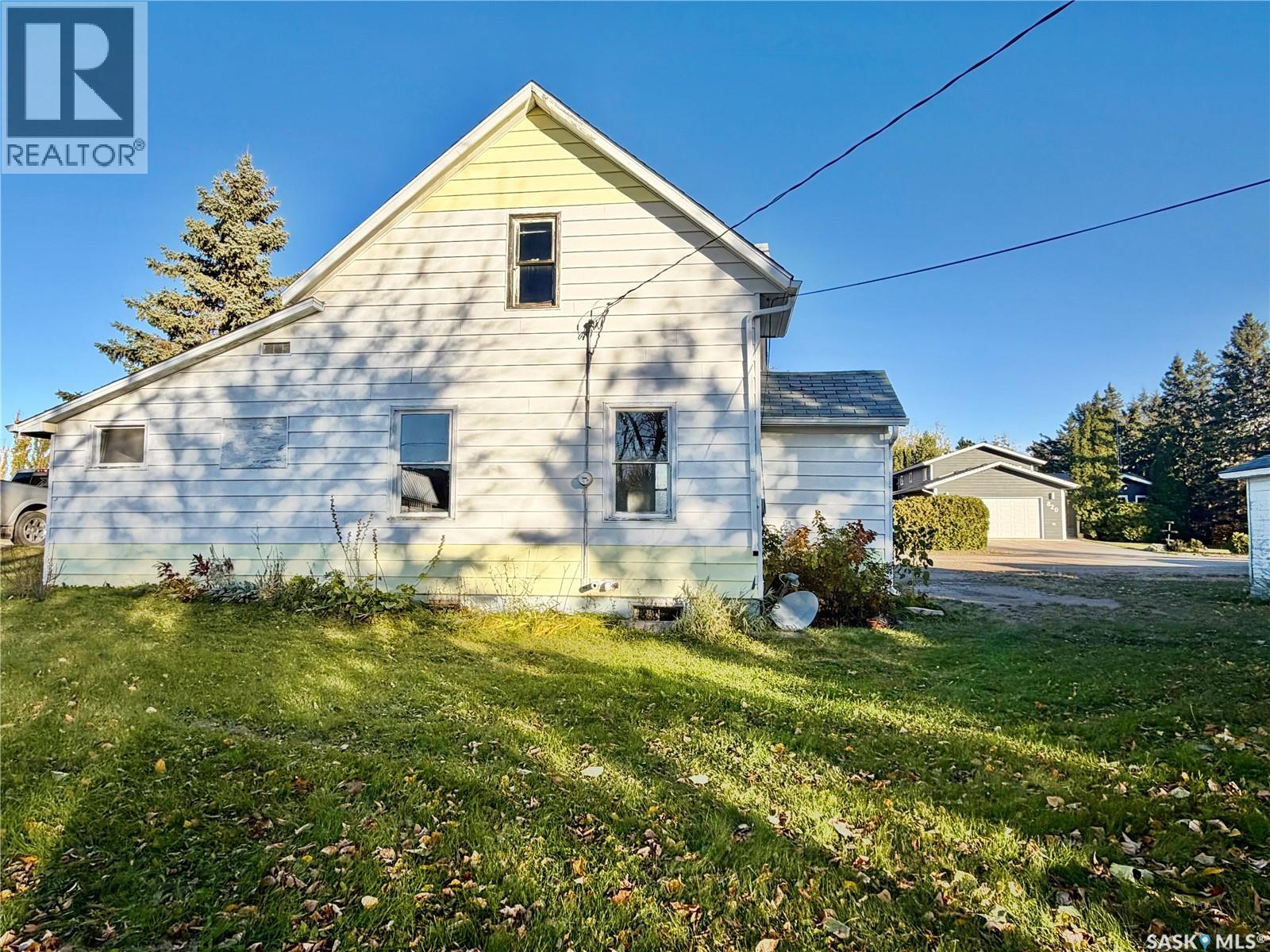821 2nd Avenue E, Zenon Park, Saskatchewan  S0E 1W0 - Photo 2 - SK051565