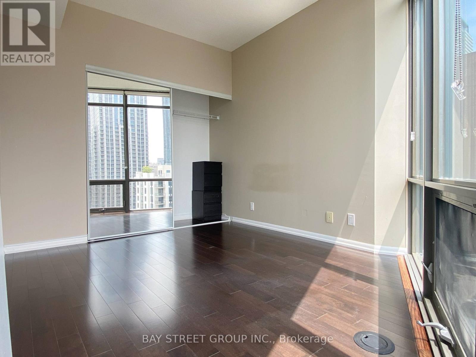 1410 - 832 Bay Street, Toronto, Ontario  M5S 1Z6 - Photo 12 - C14100670