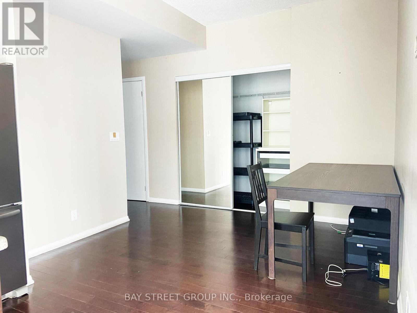 1410 - 832 Bay Street, Toronto, Ontario  M5S 1Z6 - Photo 5 - C14100670