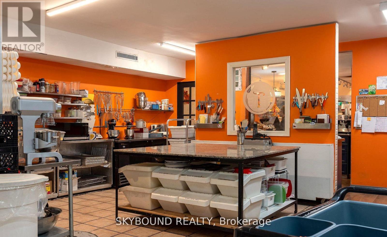 Retail Unit - 1116 Eglinton Avenue W, Toronto, Ontario  M6C 2E2 - Photo 21 - C14100706