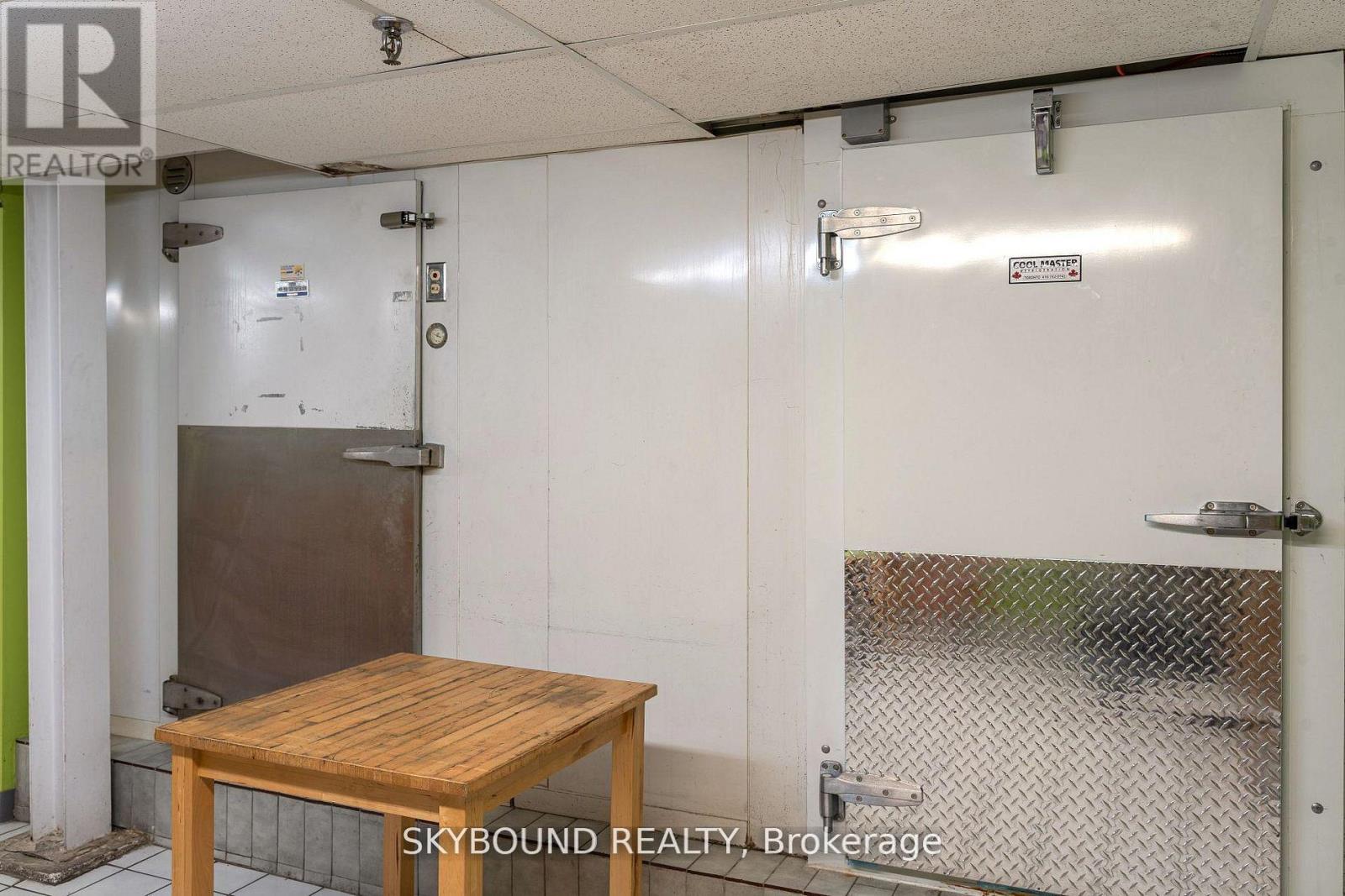 Retail Unit - 1116 Eglinton Avenue W, Toronto, Ontario  M6C 2E2 - Photo 27 - C14100706