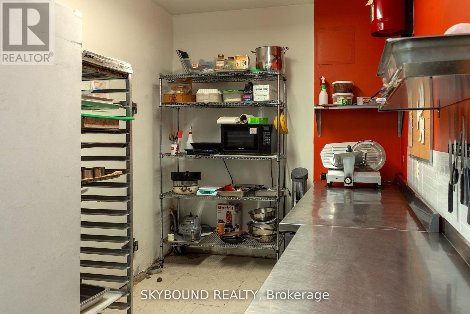 Retail Unit - 1116 Eglinton Avenue W, Toronto, Ontario  M6C 2E2 - Photo 31 - C14100706
