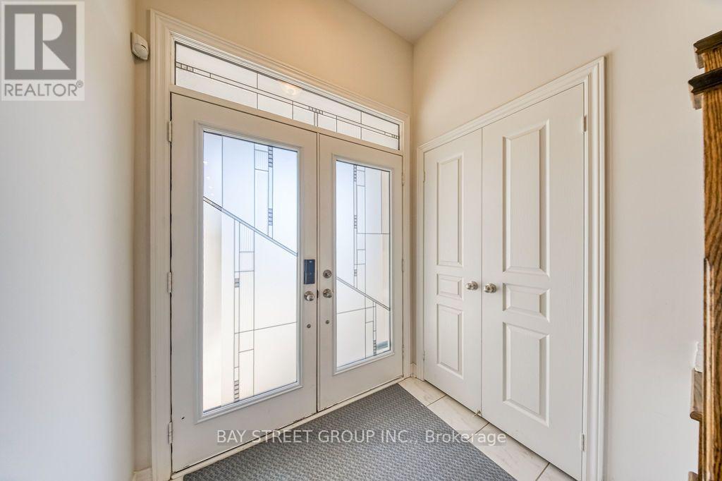 38 Port Arthur Crescent, Richmond Hill, Ontario  L4E 1B5 - Photo 3 - N14100690