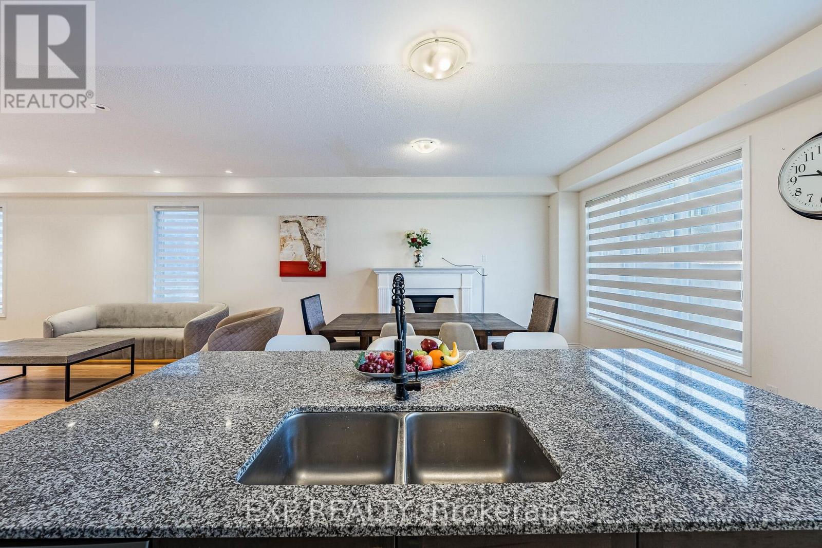 1186 Rexton Drive, Oshawa, Ontario  L1L 0T4 - Photo 10 - E14100736