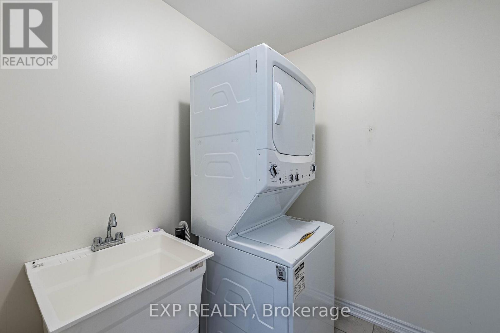 1186 Rexton Drive, Oshawa, Ontario  L1L 0T4 - Photo 19 - E14100736