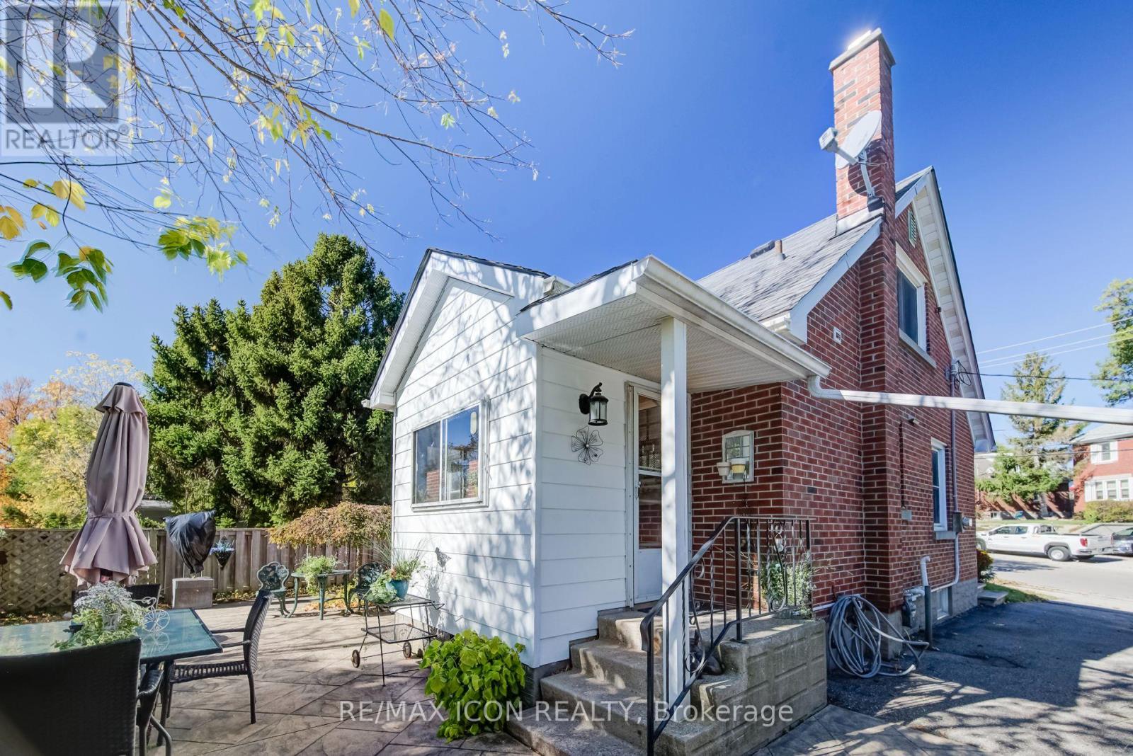 35 Pleasant Avenue, Waterloo, Ontario  N2M 4A3 - Photo 38 - X14100724