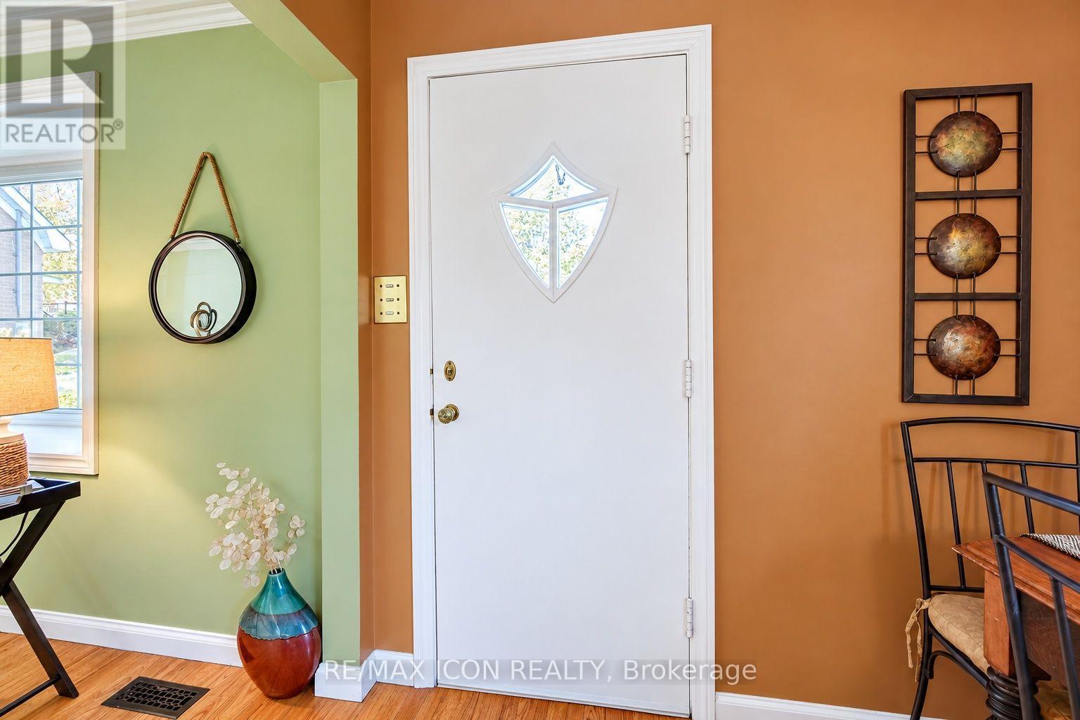 35 Pleasant Avenue, Waterloo, Ontario  N2M 4A3 - Photo 5 - X14100724