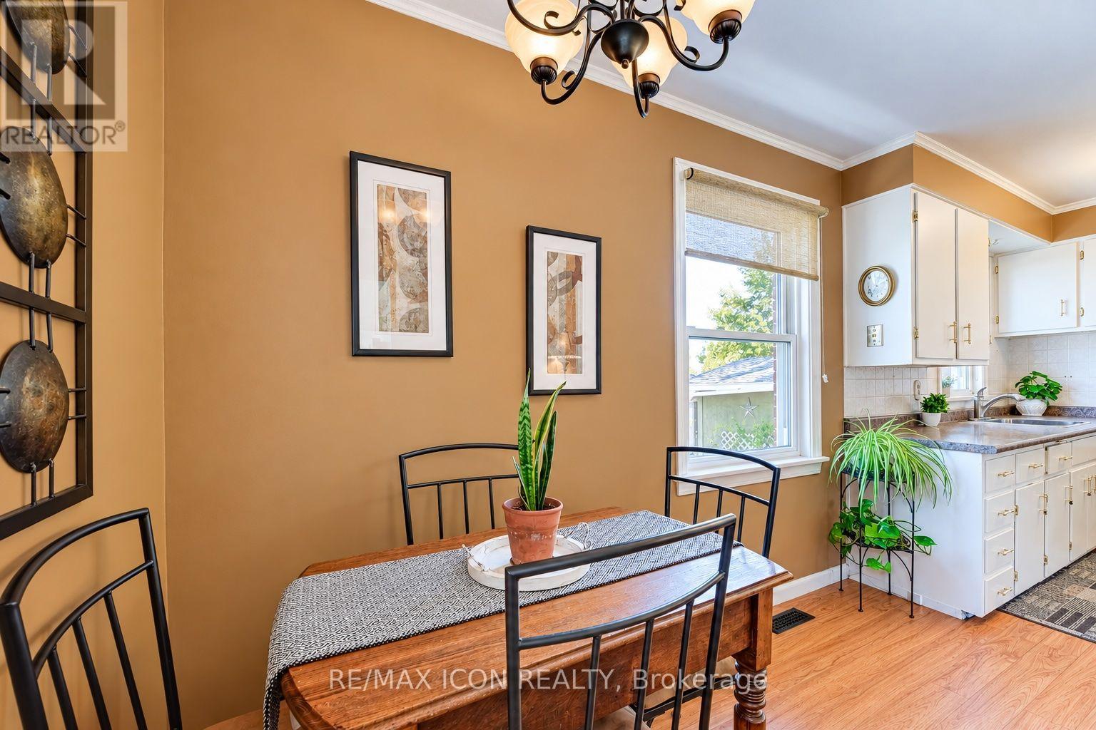 35 Pleasant Avenue, Waterloo, Ontario  N2M 4A3 - Photo 7 - X14100724