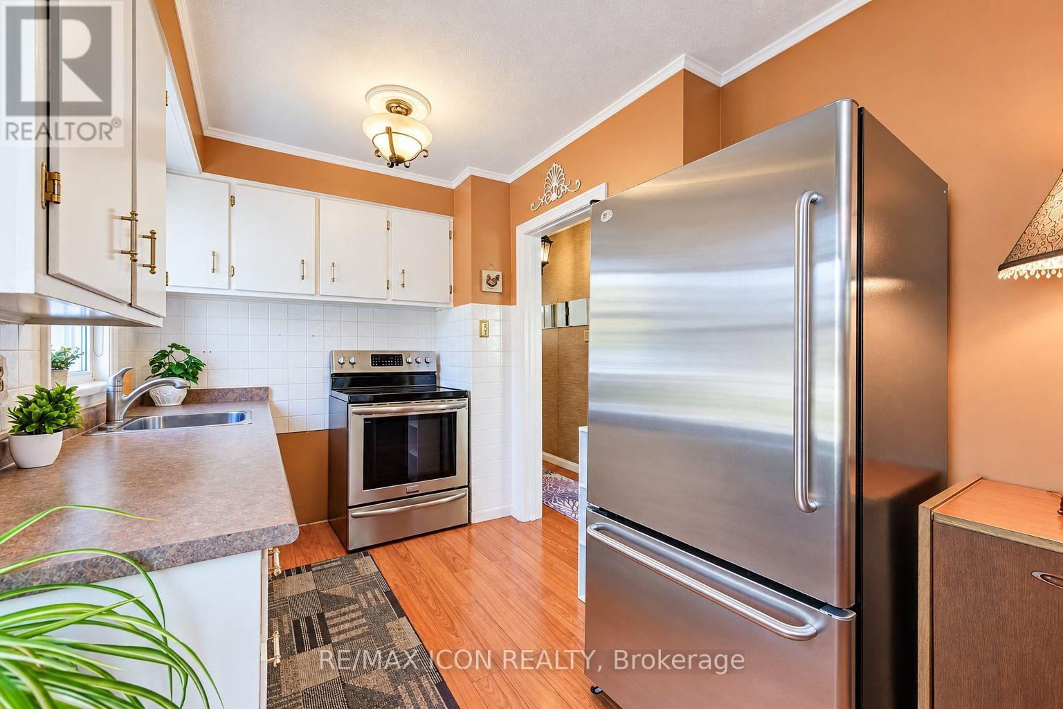 35 Pleasant Avenue, Waterloo, Ontario  N2M 4A3 - Photo 9 - X14100724