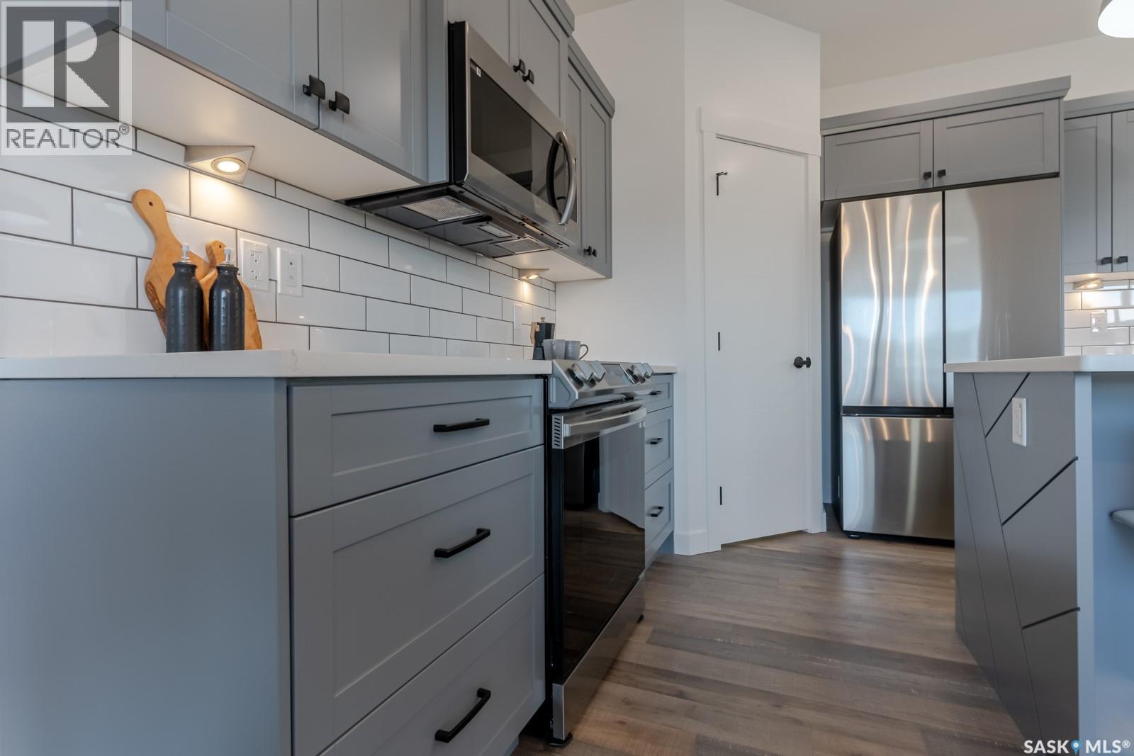 447 Asokan Rise, Saskatoon, Saskatchewan  S7V 0Z7 - Photo 2 - SK051026