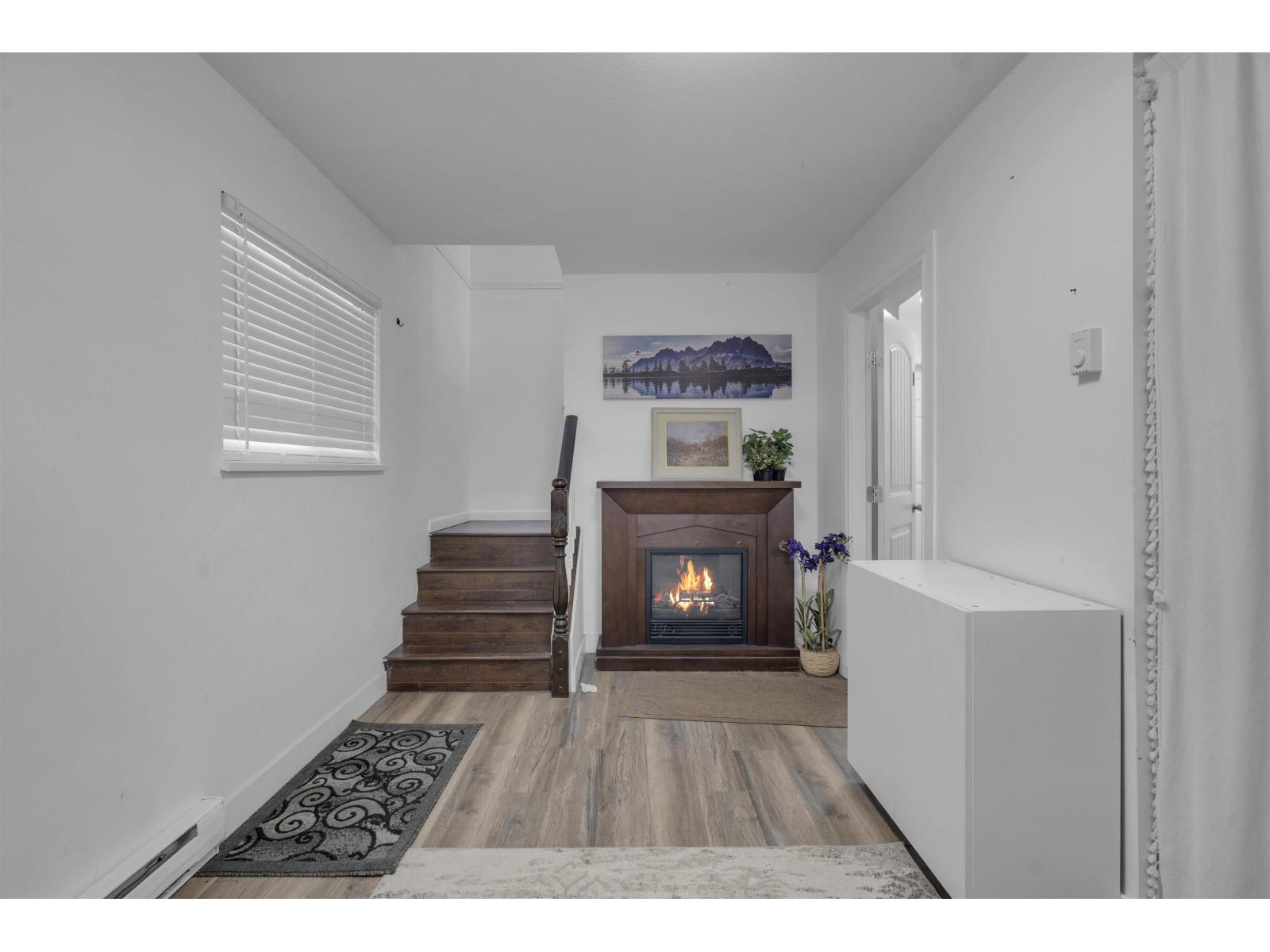 14812 87a Avenue, Surrey, British Columbia  V3S 7R3 - Photo 2 - R3172403