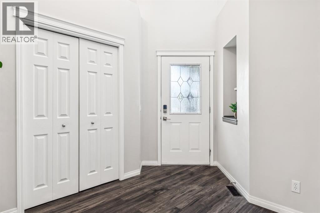 62 Cougar Plateau Way SW, Calgary, Alberta  T3H 5S5 - Photo 15 - A2348916