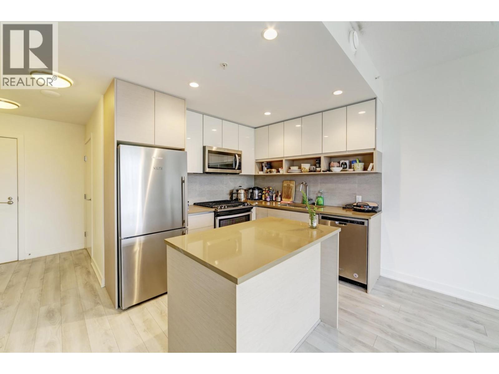 513 8850 University Crescent, Burnaby, British Columbia  V5A 0C8 - Photo 2 - R3177286