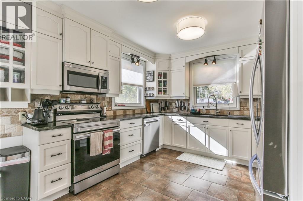 66 Lisgar Avenue, Tillsonburg, Ontario N4G 3K9 - Photo 2 - 40872625