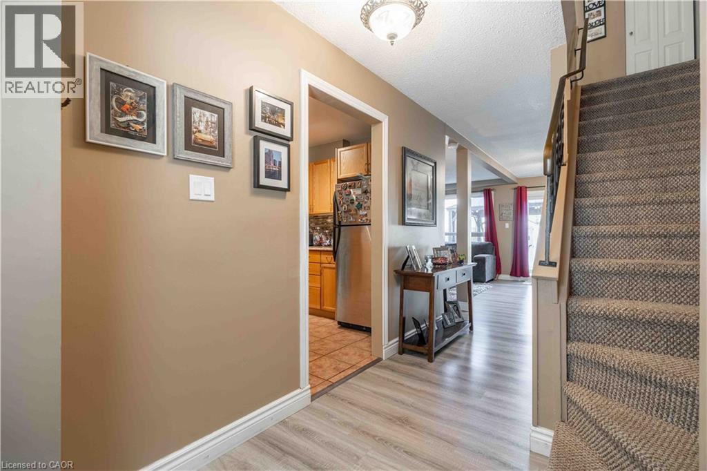 98 Memorial Avenue, Stoney Creek, Ontario  L8G 4C7 - Photo 6 - 40866421
