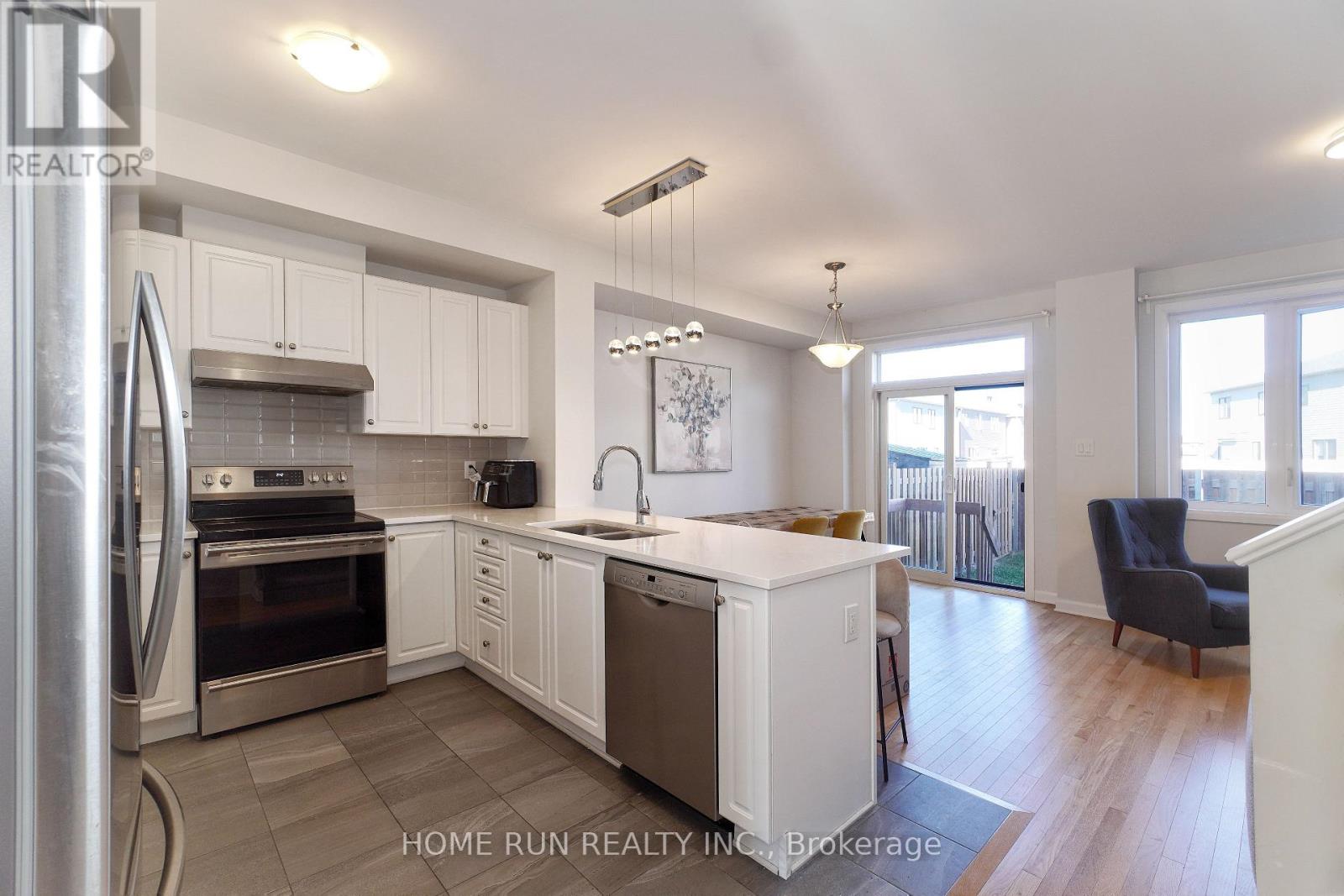 211 Clonrush Way, Ottawa, Ontario  K2T 0P7 - Photo 4 - X14100778