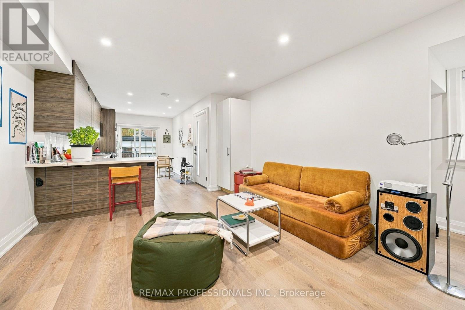2ND FLR - 134 ARGYLE STREET