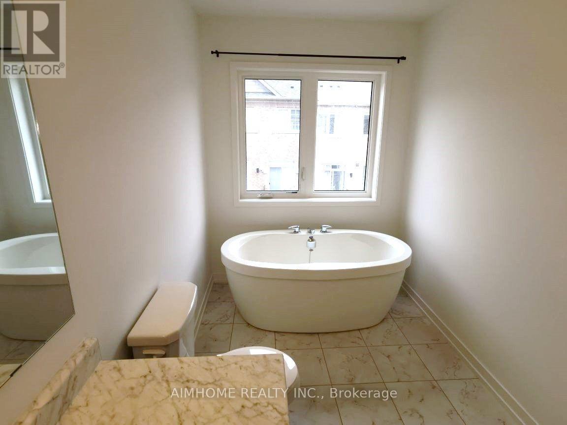 164 Harding Park Street, Newmarket, Ontario  L3Y 0E4 - Photo 8 - N14100748
