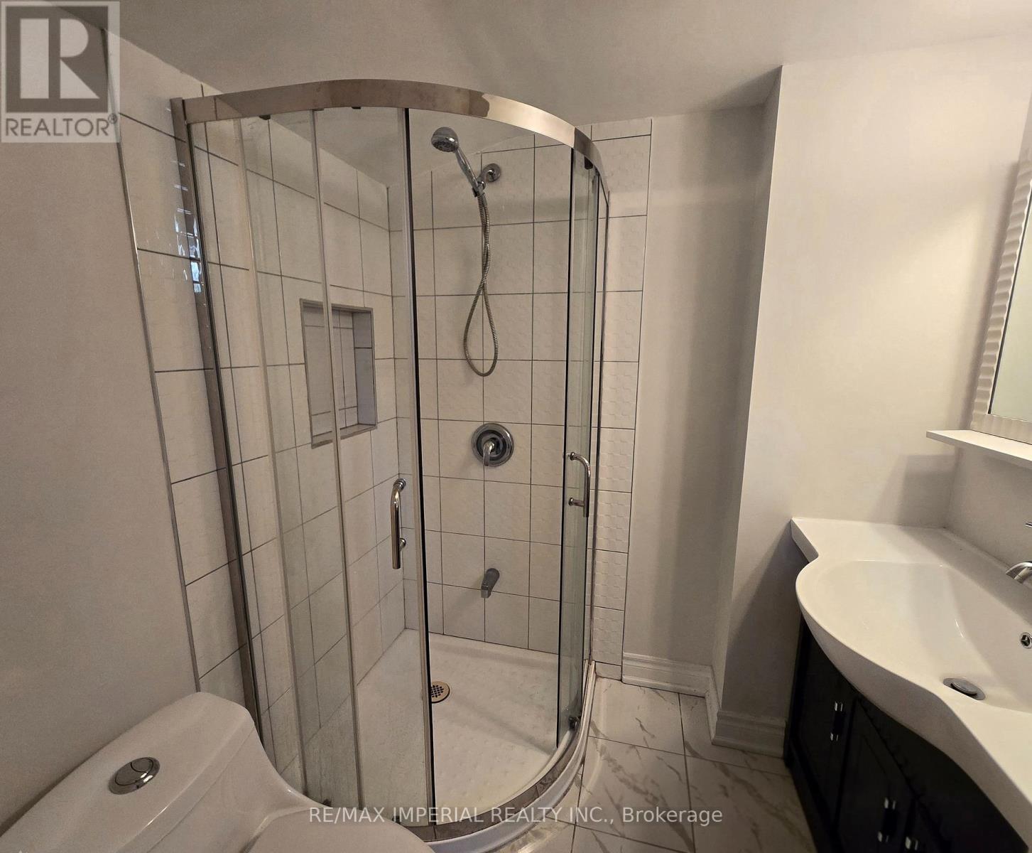 12a Mauro Court, Richmond Hill, Ontario  L4B 3J8 - Photo 12 - N14100786